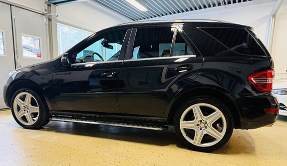 Mercedes-Benz ML300 6 of 21