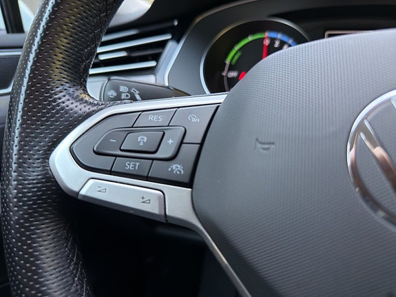 Volkswagen Passat 17 of 18