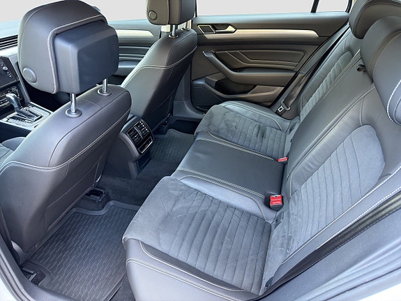 Volkswagen Passat 13 of 18