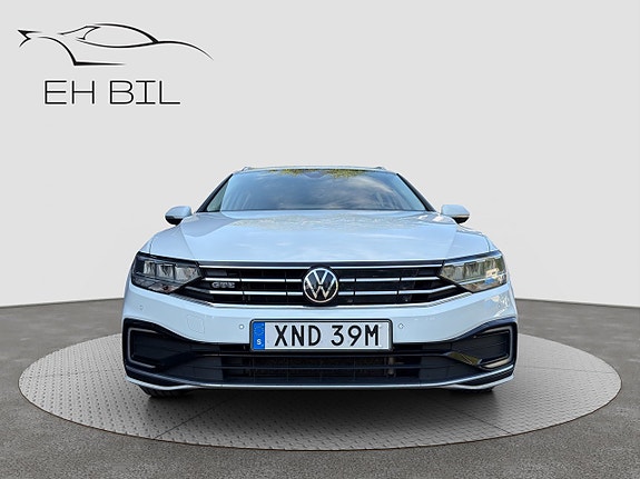Volkswagen Passat 3 of 18