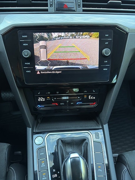 Volkswagen Passat 15 of 18
