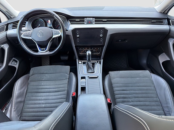 Volkswagen Passat 11 of 18