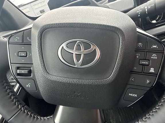 Toyota bZ4X 13 of 18