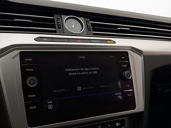 Volkswagen Passat 22 of 30