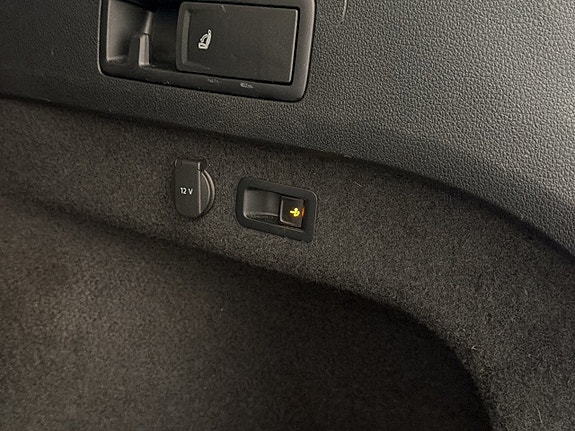 Volkswagen Passat 10 of 30