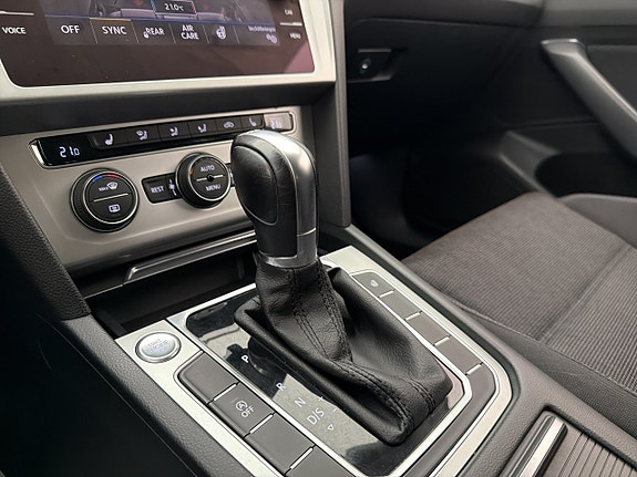 Volkswagen Passat 26 of 30