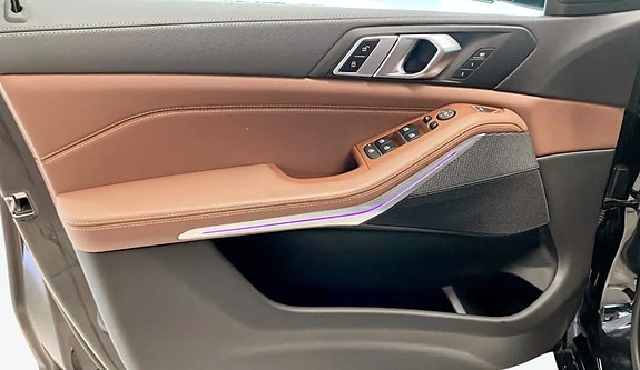 BMW X5 8 of 11