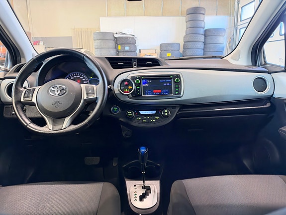 Toyota Yaris 15 of 18