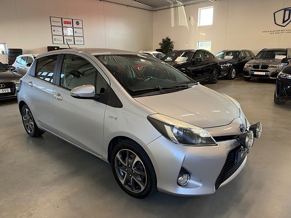 Toyota Yaris 16 of 18