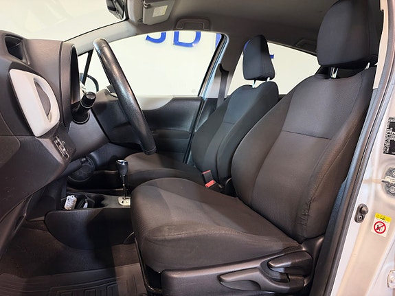 Toyota Yaris 9 of 18
