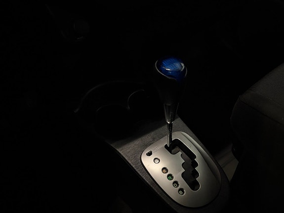 Toyota Yaris 12 of 18