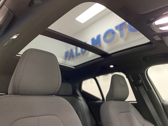 Volvo EX40 14 of 30