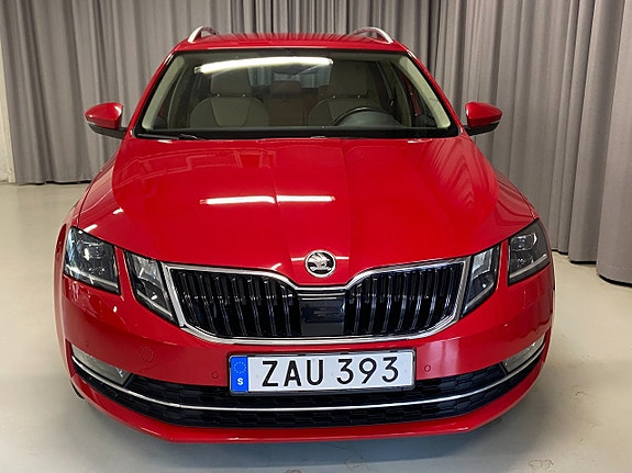 Skoda Octavia 2 of 27