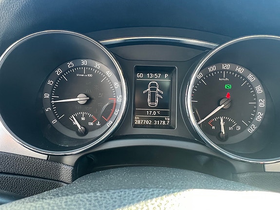 Skoda Superb 12 of 18