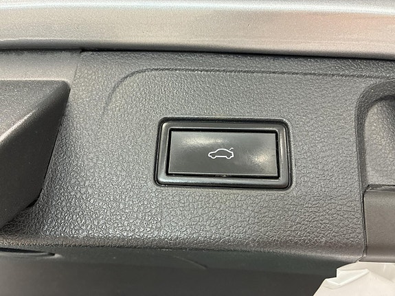 Volkswagen Passat Alltrack 23 of 27