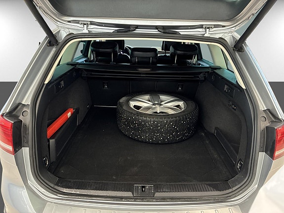 Volkswagen Passat Alltrack 24 of 27