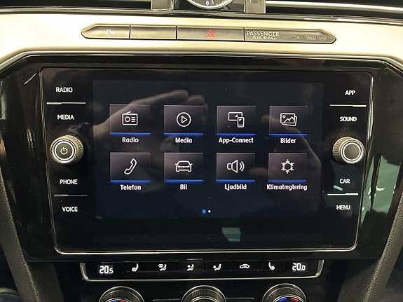 Volkswagen Passat Alltrack 13 of 27