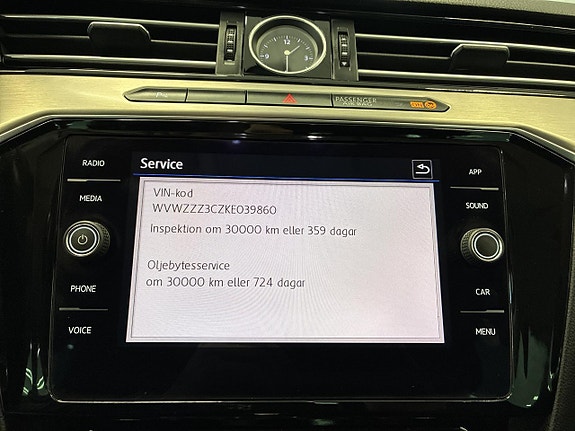 Volkswagen Passat Alltrack 16 of 27