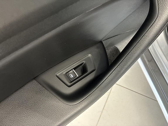 Volkswagen Passat Alltrack 21 of 27