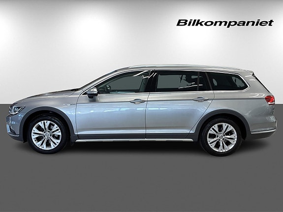 Volkswagen Passat Alltrack 4 of 27
