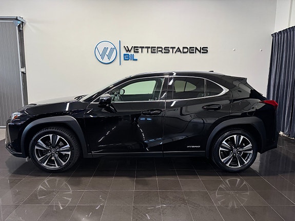 Lexus UX250h 2 of 24