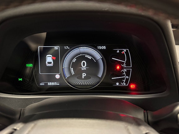 Lexus UX250h 15 of 24