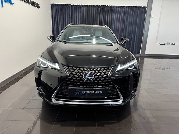 Lexus UX250h 3 of 24