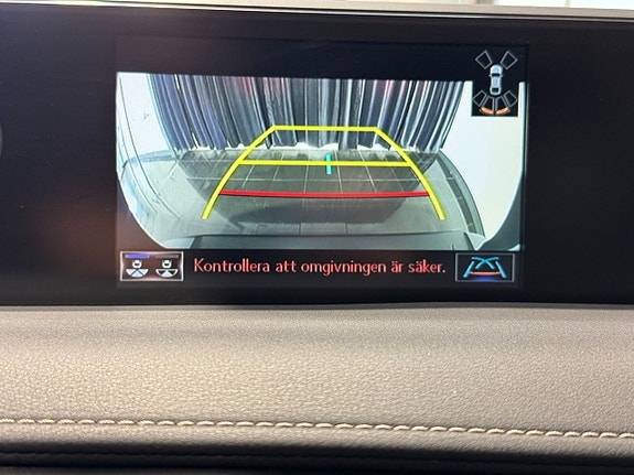 Lexus UX250h 17 of 24
