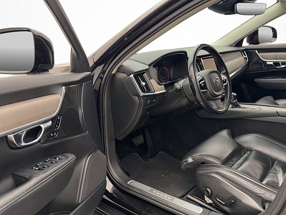 Volvo V90 Cross Country 8 of 25