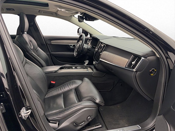 Volvo V90 Cross Country 11 of 25