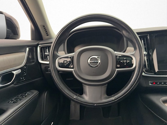 Volvo V90 Cross Country 10 of 25