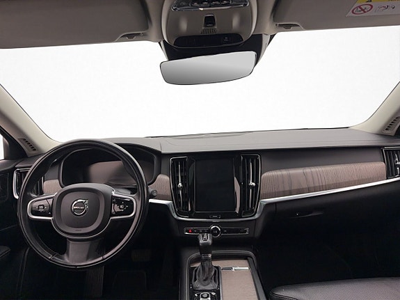 Volvo V90 Cross Country 14 of 25