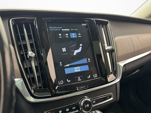 Volvo V90 Cross Country 19 of 25