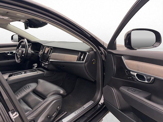 Volvo V90 Cross Country 12 of 25