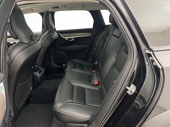 Volvo V90 Cross Country 13 of 25