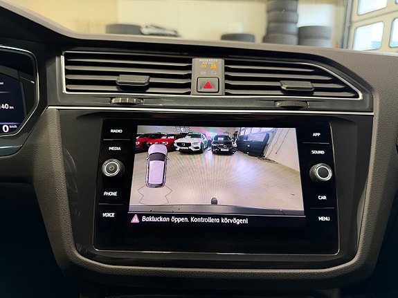 Volkswagen Tiguan 14 of 17