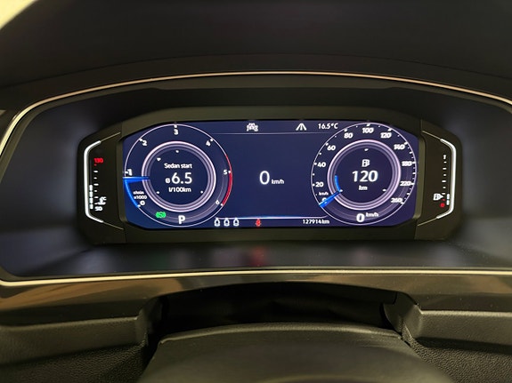 Volkswagen Tiguan 11 of 17