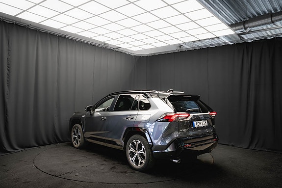 Toyota RAV4 8 of 22