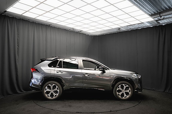Toyota RAV4 5 of 22