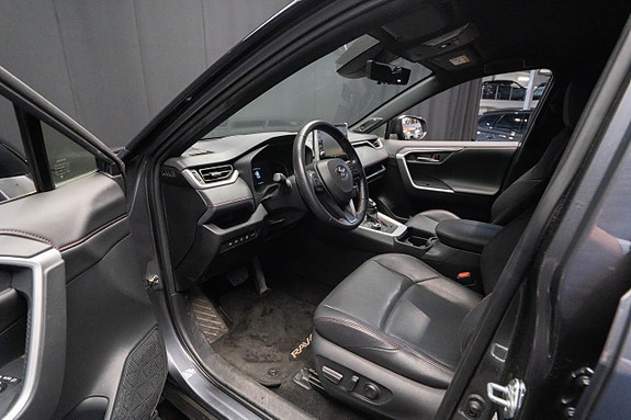 Toyota RAV4 11 of 22