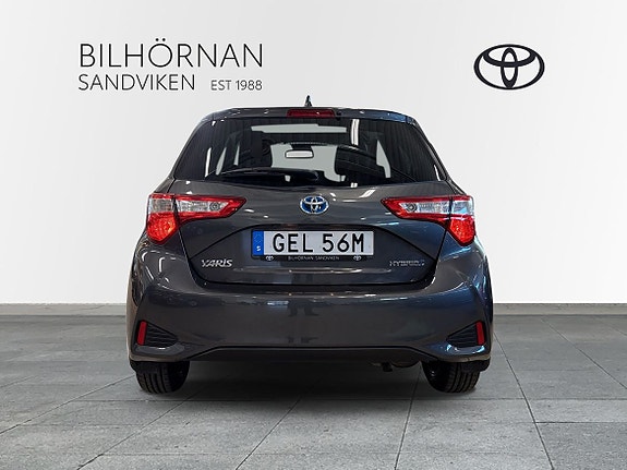 Toyota Yaris 4 of 7