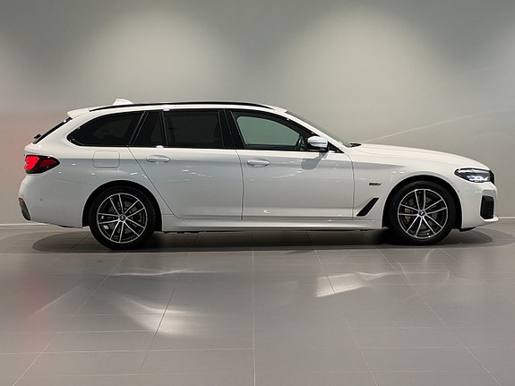 BMW 530e 3 of 18