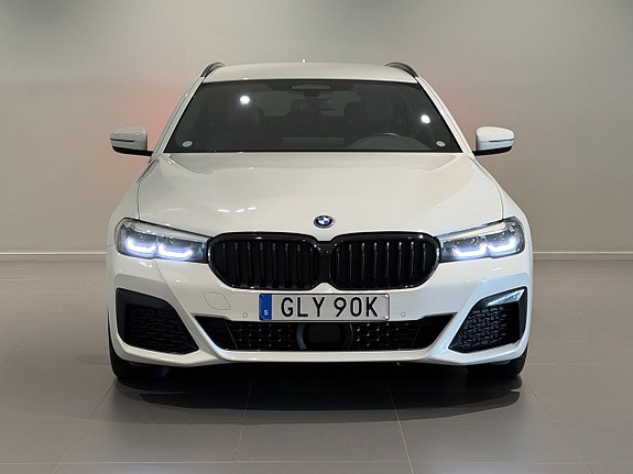 BMW 530e 2 of 18