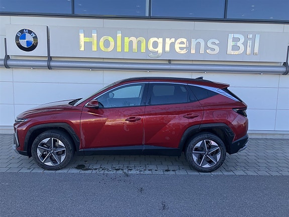 Hyundai Tucson 2 of 3