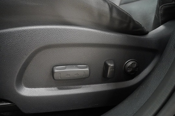 Hyundai Grand Santa Fe 10 of 14