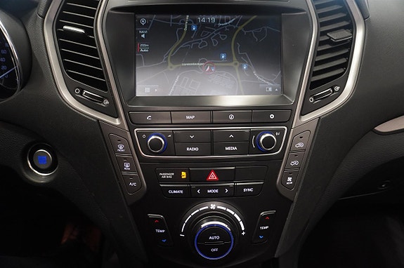 Hyundai Grand Santa Fe 12 of 14