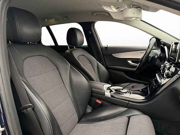 Mercedes-Benz C220 28 of 30