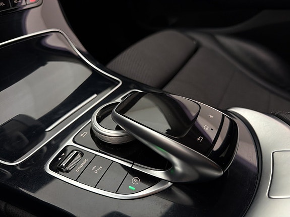 Mercedes-Benz C220 26 of 30