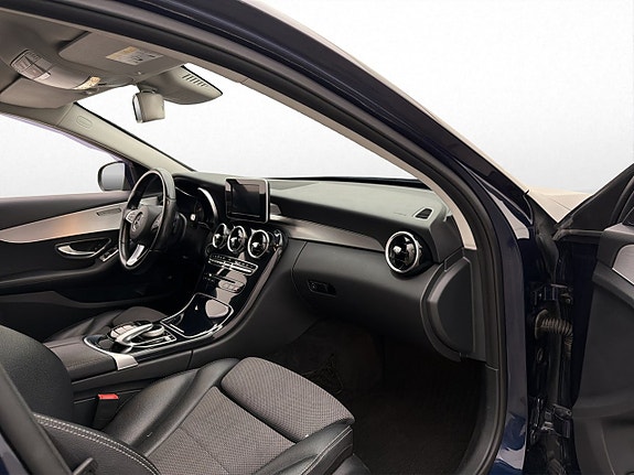 Mercedes-Benz C220 27 of 30