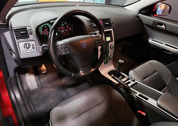 Volvo V50 9 of 19